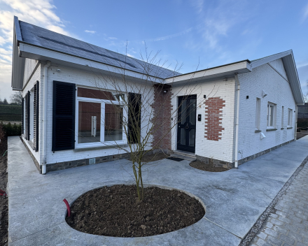 aanleg polybeton en tuin